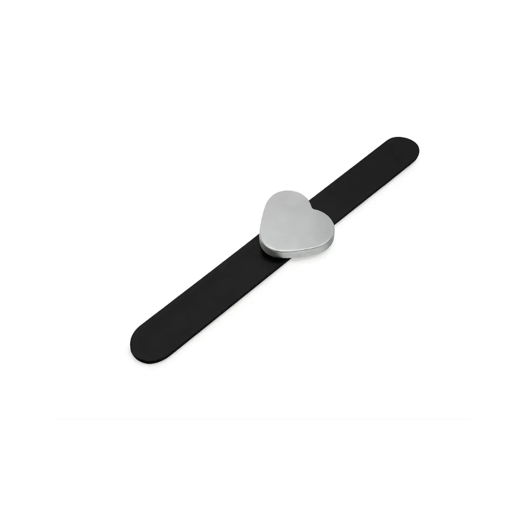 Onyx Selection Heart Shaped Magnetic Wrist Band 6CT